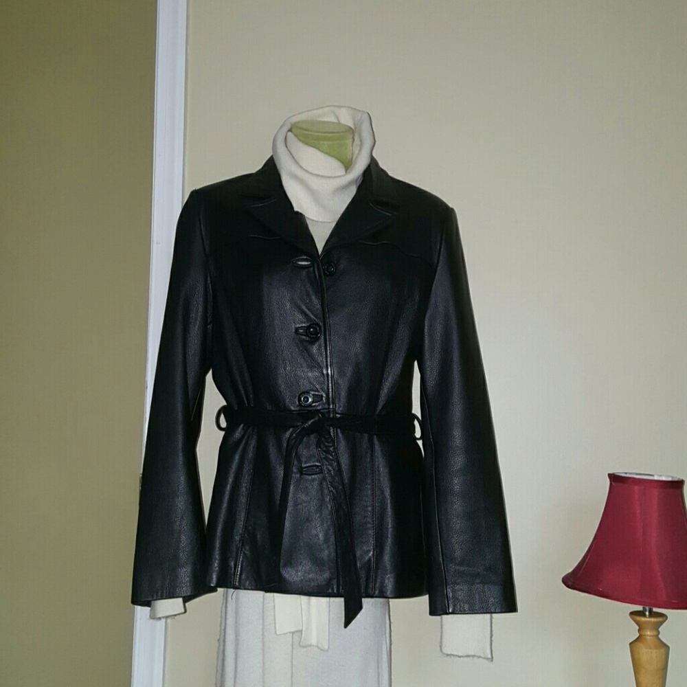 BLACK LEATHER JACKET